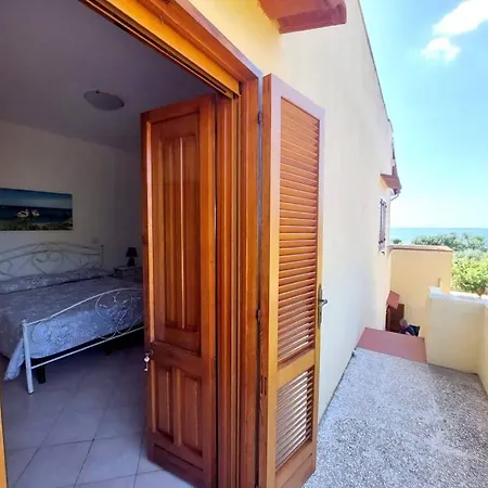 Bilocale Con Magnifica Vista Mare Дом отдыха Marina di San Gregorio